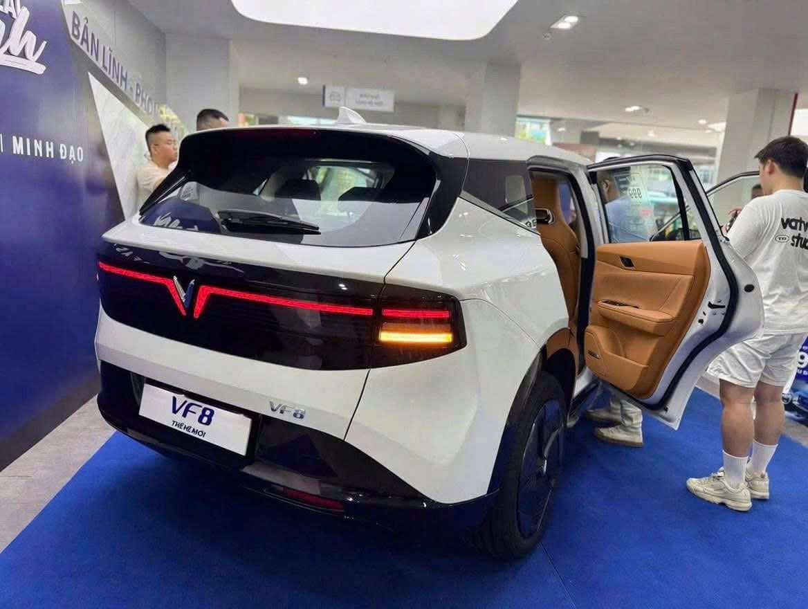 ảnh thực tế ngoại thất xe vinfast vf8 mới 2026
