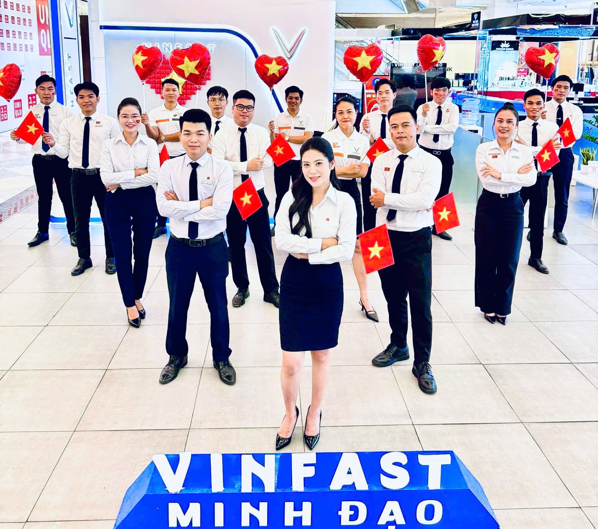 đội ngũ nhân viên vinfast phạm văn đồng