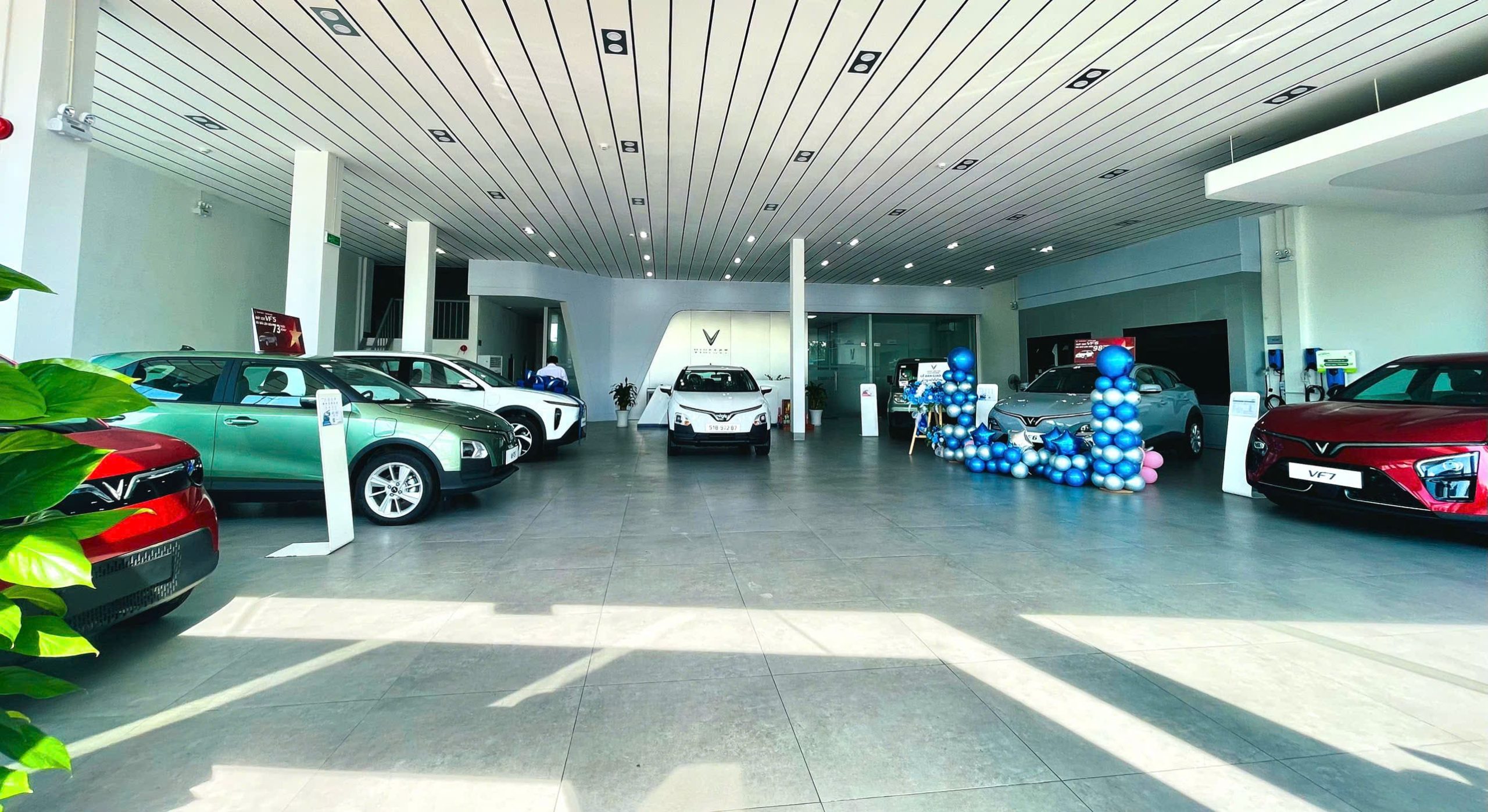 showroom vinfast hà huy giáp quận 12