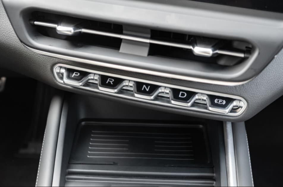 can so xe vinfast vf 7 mau do