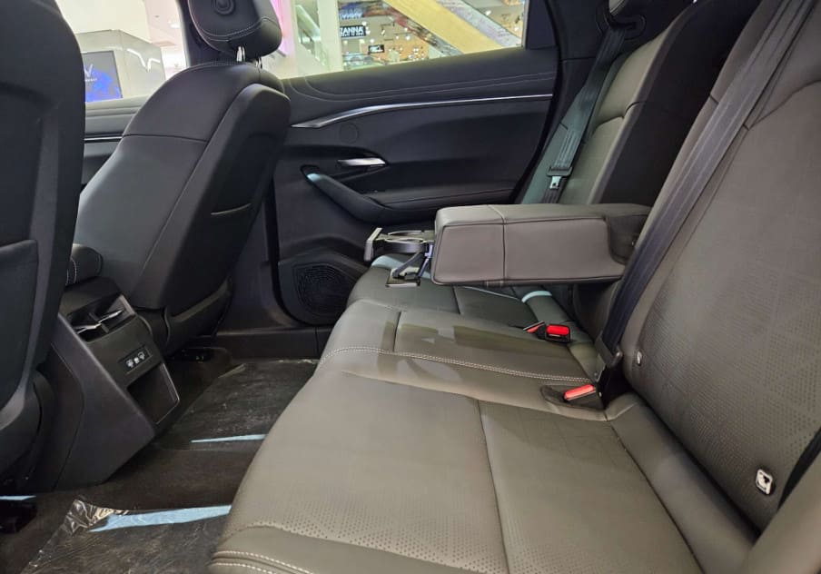 hang ghe sau xe vinfast vf 7