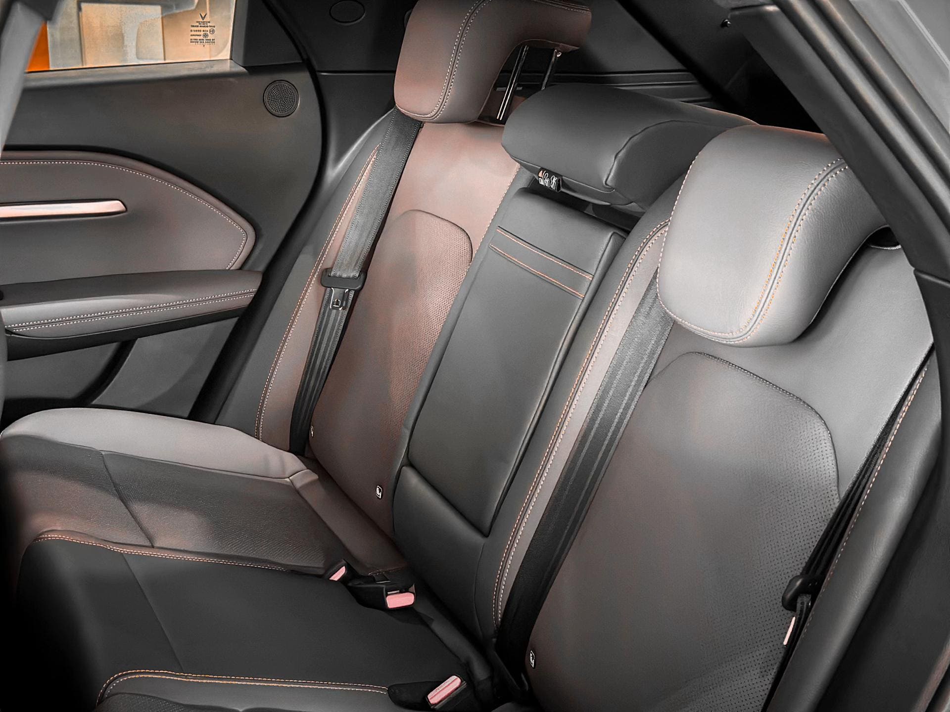 hàng ghế sau xe vinfast vf6
