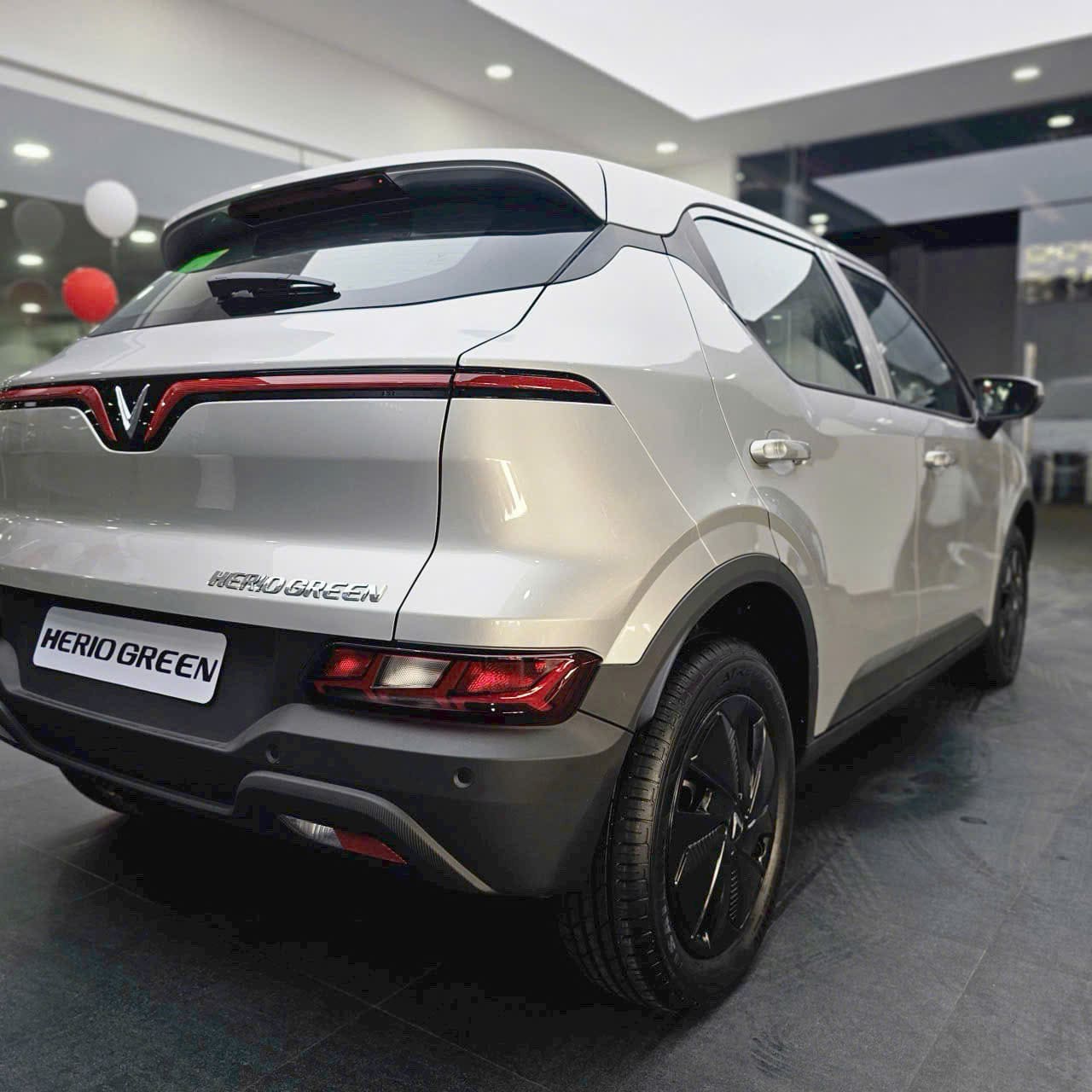 ngoại thất thực tế xe vinfast herio green màu bạc
