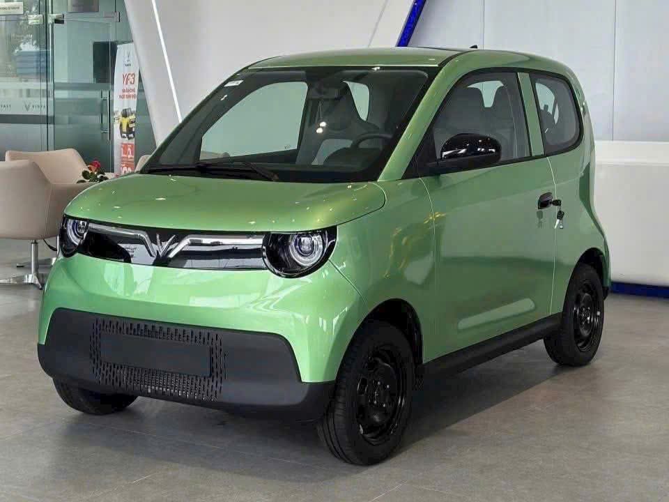ngoại thất thực tế xe vinfast minio green màu xanh lá